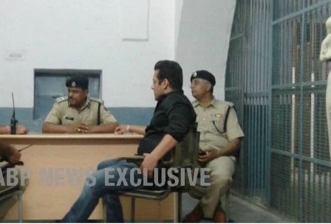 Exclusive: first photo of salman khan from central jail jodhpur  Exclusive: पांच साल की सजा के बाद सामने आई जोधपुर जेल से सलमान खान की पहली तस्वीर
