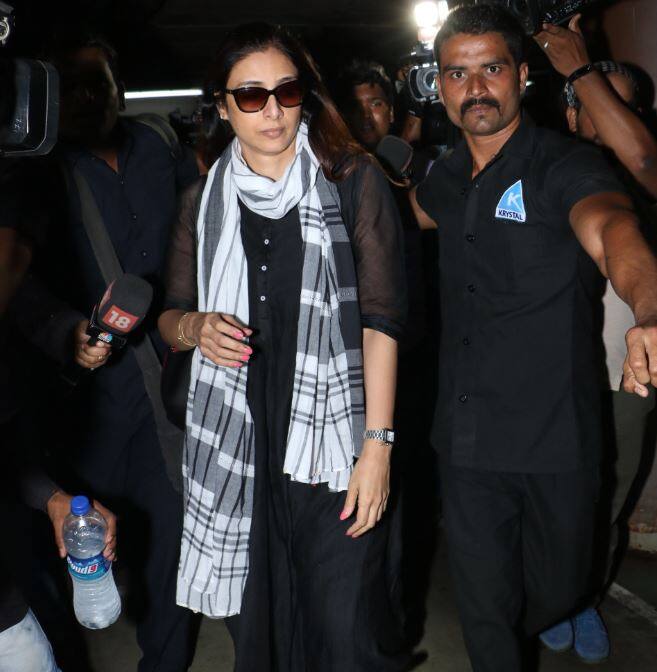 इस मामले में तब्बू को भी कोर्ट ने बरी कर दिया और फैसले के बाद तब्बू भी मुंबई लौट आईं.