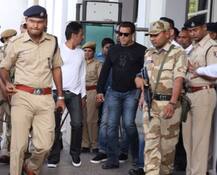 20 साल में कितने बदले सलमान, देखें क्या कहती हैं पुरानी और आज की तस्वीरें