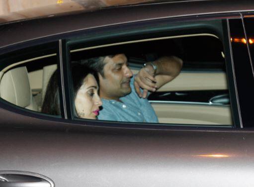 संजय कूपर से तलाक के बाद से ही करिश्मा और संदीप की नजदीकियों की खबरों से फिल्मी गलियारा पटा नजर आने लगा था. (तस्वीर: मानव मंगलानी)