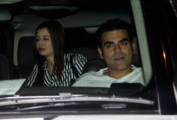 इस दौरान सलमान खान के भाई अरबाज खान परिवार के साथ हैं और लगातार अपनी बहनो के संपर्क में हैं. (तस्वीर: मानव मंगलानी)