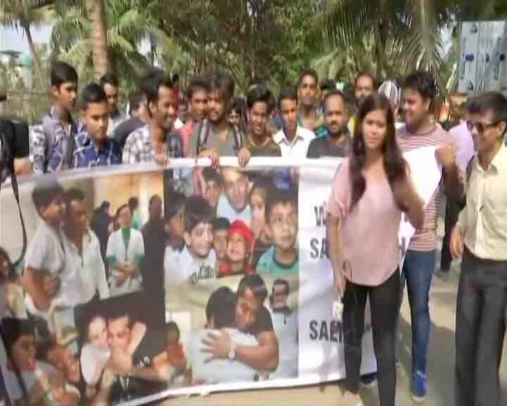 सलमान के वकील हस्तिमल सारस्वत ने एबीपी न्यूज़ से खास बातचीत में कहा है कि किसी भी निर्दोष को जेल से छुड़ाकर बहुत खुशी होती है.