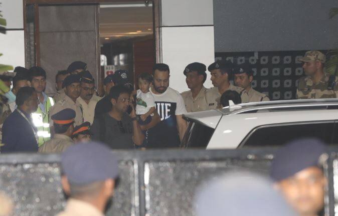 बेल मिलने के बाद सलमान खान अपनी दोनों बहनों और बॉडीगार्ड शेरा के साथ मुंबई पहुंच गए हैं.  फोटो  - मानव मंगलानी 