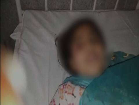 मुज़फ्फरनगर: पत्नी से हुई लड़ाई तो पति ने उस पर उड़ेल दिया तेजाब मुज़फ्फरनगर: पत्नी से हुई लड़ाई तो पति ने उस पर उड़ेल दिया तेजाब