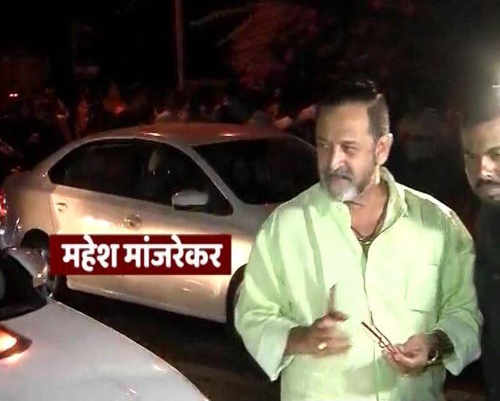 सलमान खान के बेल की खबर मिलते ही लाखों की तादाद में उनके फैंस घर के बाहर जमा हो गए. (तस्वीर: मानव मंगलानी)