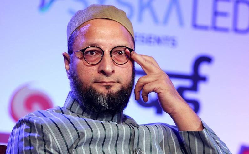 Asaduddin Owaisi Says Forces behind Mahatma Gandhis assassination are instilling fear today असदुद्दीन ओवैसी ने कहा- महात्मा गांधी की हत्या करने वाले आज देश में खौफ पैदा कर रहे हैं