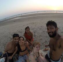 राज बब्बर के बेटे प्रतीक बब्बर कुछ इस अंदाज में दिखे मंगेतर के साथ