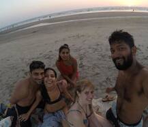 राज बब्बर के बेटे प्रतीक बब्बर कुछ इस अंदाज में दिखे मंगेतर के साथ