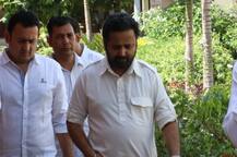 फिल्मकार निखिल आडवाणी की मां का निधन, सांत्वना देने पहुंचे अभिषेक बच्चन सहित कई सितारे