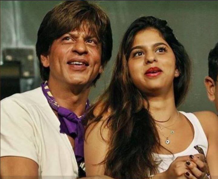 पापा के साथ सुहाना की ये तस्वीरें सोशल मीडिया पर खूब पसंद की जा रही हैं.