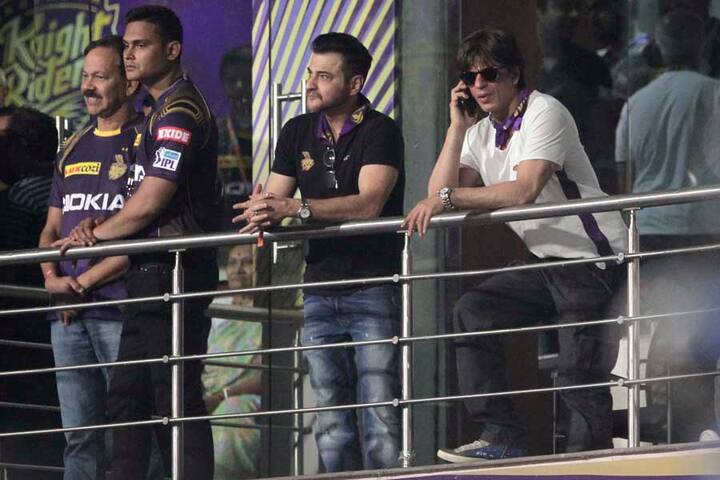 यहां संजय कपूर भी नज़र आए.