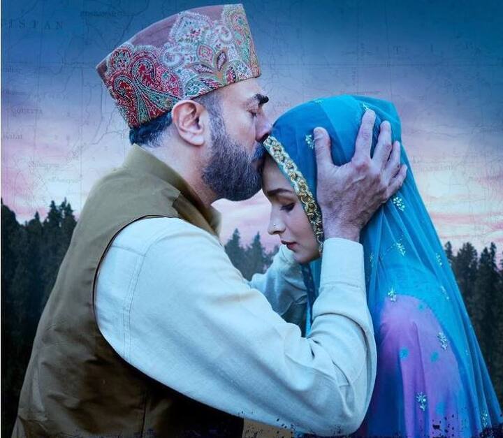 आलिया ने ये पहला पोस्टर शेयर किया जिसमें वो एक एक शख्स के साथ खड़ी नजर आ रही हैं जो उनके माथे को चूमकर प्यार का इजहार करता दिख रहा है.