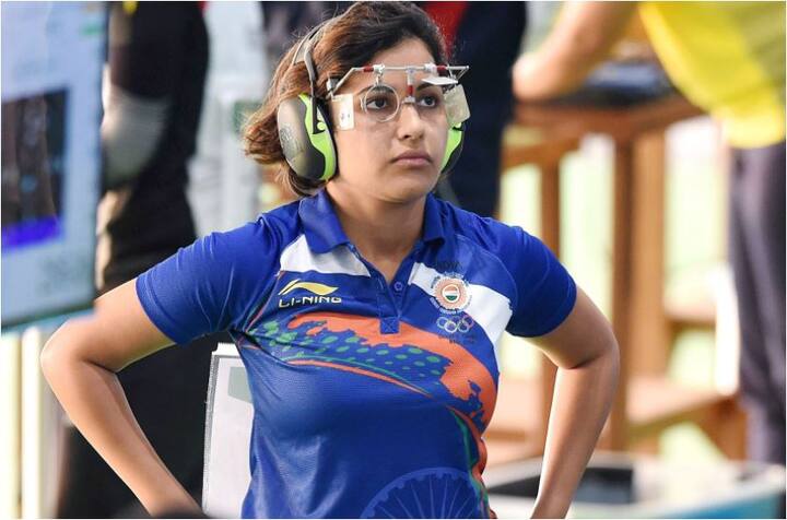 हीना सिद्धू के पति रौनक पंडित भी एक शूटर हैं. वे 2006 कॉमनवेल्थ गेम्स के गोल्ड मेडलिस्ट रह चुके हैं. 