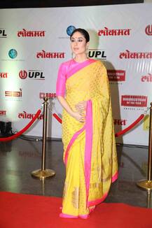 पीले रंग की साड़ी पहन इवेंट में पहुंची करीना कपूर ने अपनी अदाओं से सबको बनाया दीवाना