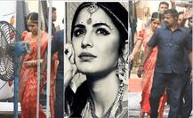 Photos:  ZERO के सेट से लीक हुआ कैटरीना कैफ का ये लुक, लाल साड़ी में लगी गजब की खूबसूरत