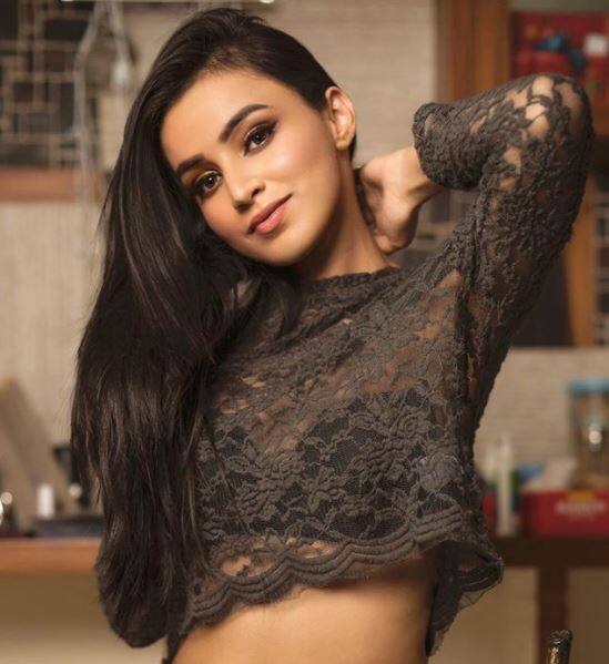 उन्होंने सीरियल 'अगले जन्म मोहे बिटिया ही कीजो' में रत्ना के रोल में अदा किया था. (तस्वीरें: इंस्टाग्राम - @iamankittasharma)