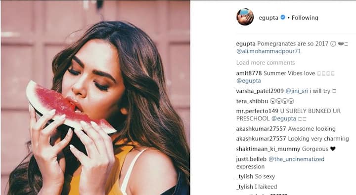 इस तस्वीर में आप कमेंट देख सकते हैं जिसमें एक यूजर लिखते हैं ''यकीनन ईशा ने प्री स्कूल बंक किया होगा''. ऐसे ही कई कमेंट्स आपको ईशा गुप्ता की इस तस्वीर पर मिल जाएगी.