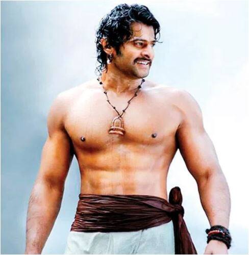 लेकिन अदाकार प्रभास की आने वाली फिल्म साहो में उनके फैंस को अपने स्टार को पुराने लुक में नहीं देख पाएंगे. 