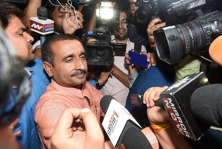 Unnao Rape Case has been transferred to CBI they will decide on BJP MLA Kuldeep Singh Sengar arrest Says UP Police उन्नाव गैंगरेप केस: लीपापोती में जुटी UP पुलिस, 'माननीय' बीजेपी MLA की गिरफ्तारी पर कहा- CBI ही लेगी फैसला