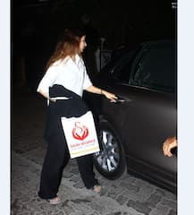 बहन खुशी और पापा बोनी के साथ अर्जुन के घर डिनर करने पहुंची जाह्नवी