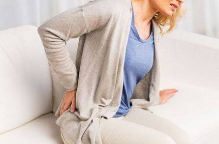home remedies for reduce back pain in females कमरदर्द से हैं परेशान, अपनाएं ये नुस्खे