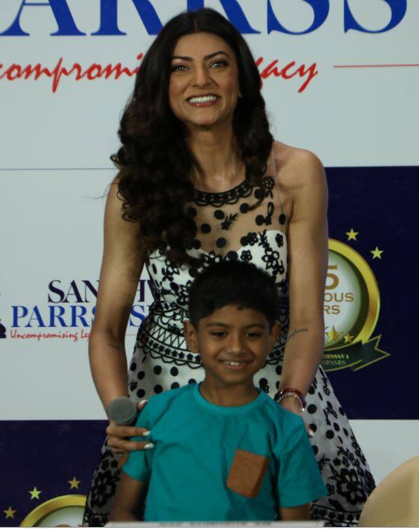 बता दें कि सुष्मिता को बच्चों से बेहद प्यार है. वो सिंगल नदर भी हैं. (तस्वीर: मानव मंगलानी)