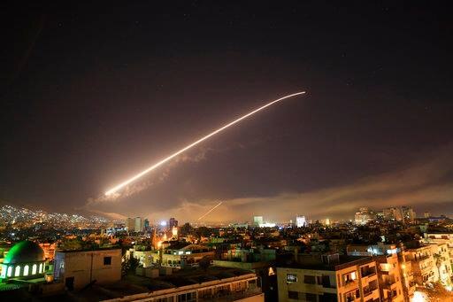 US President Donald Trump Says US France Britain strikes on Syria now underway 'रासायनिक हमले' के विरोध में US, फ्रांस और ब्रिटेन का सीरिया पर हमला, रूस बोला- हो सकता है युद्ध