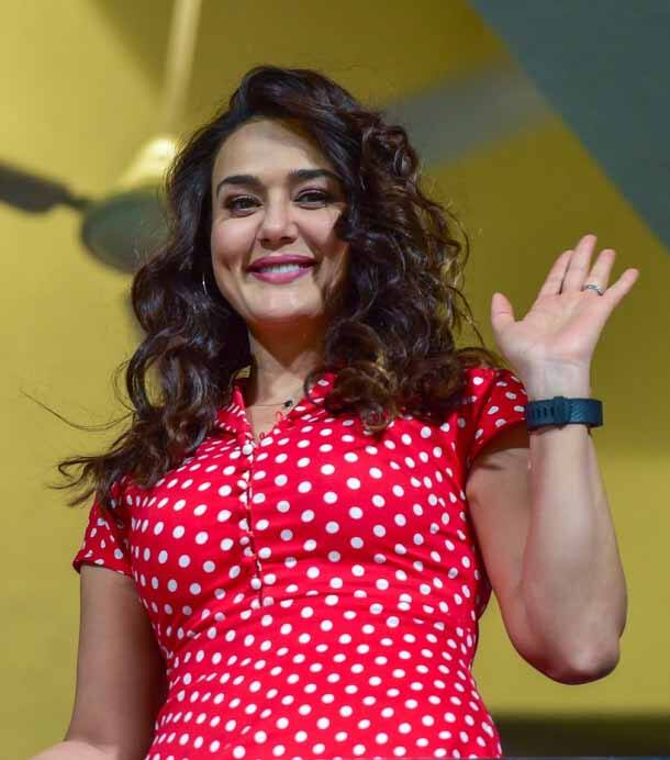 प्रीति जिंटा ने मैच भले ही ना जीता हो लेकिन उनके इस चुलबुले अंदाज ने फैंस का दिल जीत लिया.