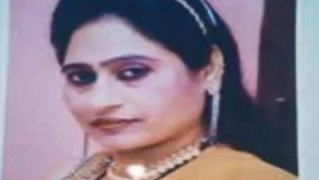 इसी साल की शुरुआत में हरियाणा की मशहूर गायक ममता शर्मा की हत्या की कर दी गई थी. उनका शव एक खेत से बरामद हुआ था. जिसकी वजह से उस इलाके में सनसनी फैल गई थी. मीडिया रिपोर्ट्स के मुताबिक, ममता की गला रेत कर हत्या की गई थी. हालांकि हत्या की वजह का अभी तक पता नहीं चल पाया है.