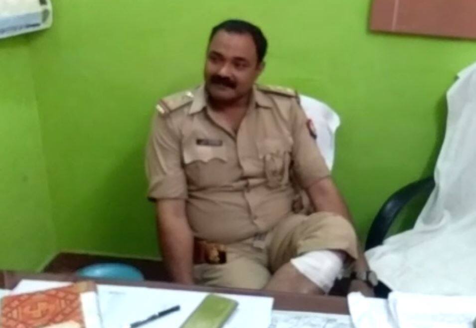 पुलिसवाले का ऑडियो वायरल- बीजेपी नेता से सेटिंग कर लो वरना एनकाउंटर कर दूंगा jhansi cop suspend after audio viral on social media पुलिसवाले का ऑडियो वायरल- बीजेपी नेता से सेटिंग कर लो वरना एनकाउंटर कर दूंगा