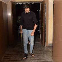 Rumoured गर्लफ्रेंड के साथ मूवी देखने पहुंचे कार्तिक आर्यन, सामने आईं कुछ ऐसी तस्वीरें