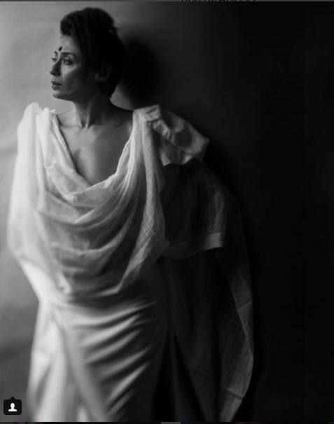 इसके बाद उन्होंने हेयर स्टाइलिस्ट @ashashariharan का भी शुक्रिया अदा करते हुए लिखा ''ये सब कुछ तुम्हारे बिना संभव नहीं हो पाता. मैं पहले और आगे भी जिंदगीभर के लिए तुम्हारी आदी हो जाऊंगी. तुमने जिस तरह मुझे सजाया उस तरह शायद ही कोई सजा सकता. तुम मेरी आत्मा हो