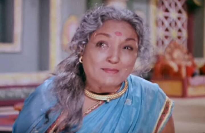 ज्यादातर लोगों को लगता है कि ललिता पवार की एक आंख बचपन से ही खराब थी लेकिन ये सच नहीं है. एक फिल्म के सेट पर एक्टर भगवान दादा को उन्हें एक थप्पड़ मारना था. वो थप्पड़ इतनी जोर से लगा कि जिसने ललिता की एक आंख की रौशनी हमेशा के लिए छीन ली. इस दौरान वो करीब तीन साल तक फिल्मों से दूर रहीं.