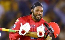 टी-20 क्रिकेट में चौकों और छक्कों की मदद से 10,000 रन बनाने वाले दुनिया के पहले खिलाड़ी बने क्रिस गेल