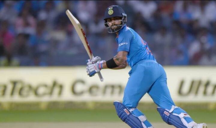 तेंदुलकर ने 2008 में खेला गया अंडर -19 क्रिकेट विश्व कप का उल्लेख करते हुए कोहली के लिए लिखा , ‘‘ मैंने तब पहली बार इस युवा , जुनूनी खिलाड़ी को भारत का नेतृत्व करते देखा था. आज विराट कोहली घर घर में जाने जाना वाला नाम हैं और क्रिकेट के चैंपियन हैं. उस समय भी रनों की उनकी भूख और लगातार अच्छा प्रदर्शन उल्लेखनीय था , यह उनके खेल की पहचान बन गए हैं. ’’