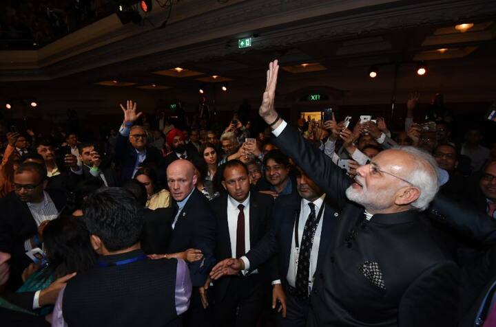 प्रदर्शनकारियों में ब्रिटेन में भारतीय महिलाओं के कई समूह भी शामिल थे. इन लोगों ने ‘भारत में हो रहे अत्याचारों के खिलाफ’ अपने मूक प्रदर्शन के लिए सफेद कपड़े पहने हुए थे. 