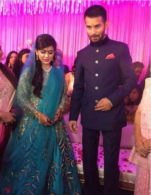 पिता को जनसेवक बताते हुए तेजस्वी ने लिखा,