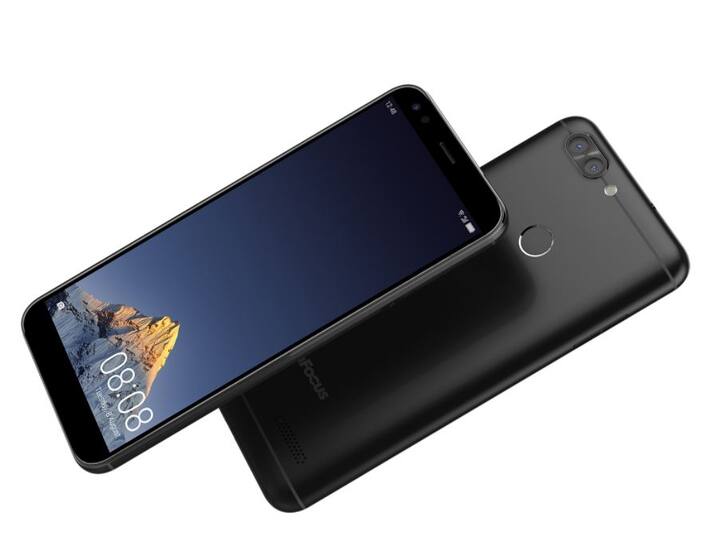 इस स्मार्टफोन में 13 मेगापिक्सल और 8 मेगापिक्सल का वाइड एंगल डुअल रियर कैमरा है, जो फेज डिटेक्शन ऑटो फोकस (पीडीएएफ) से लैस है.