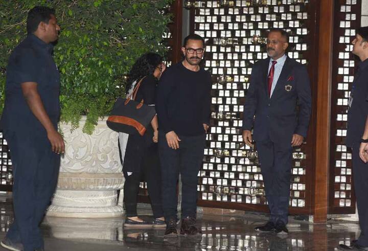 जल्द ही आमिर फिल्म 'ठग्स ऑफ हिंदोस्तान' में नज़र आएंगे. इसके अलावा इन दिनों आमिर पानी फाउंडेशन के साथ महाराष्ट्र को सूखा मुक्त बनाने की पहल के लिए काम कर रहे हैं.