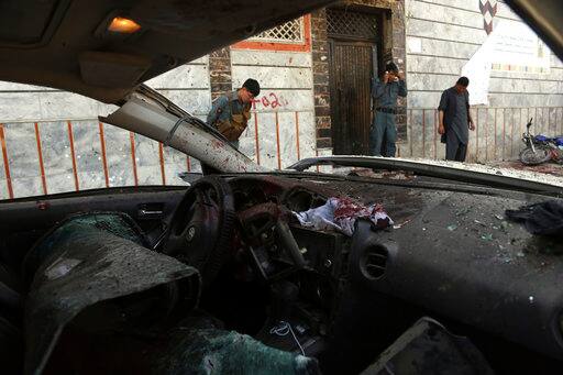 अफगानिस्तान के राष्ट्रपति अशरफ गनी, मुख्य कार्यकारी अधिकारी अब्दुल्ला अब्दुल्ला, अफगानिस्तान स्थित संयुक्त राष्ट्र मिशन के अलावा भारत और ईरान की सरकारों ने दोनों हमलों की कड़ी निंदा की है.