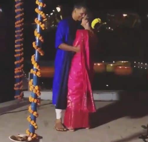 इन दोनों की कई डांस वीडियो, हल्दी की तस्वीरें और शादी की तस्वीरें सोशल मीडिया पर हैं.