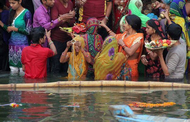 यूं तो देशभर में 80 फीसदी हिंदु हैं लेकिन फिर भी भारत में सभी प्रमुख विश्व धर्मों का प्रतिनिधित्व किया जाता है.