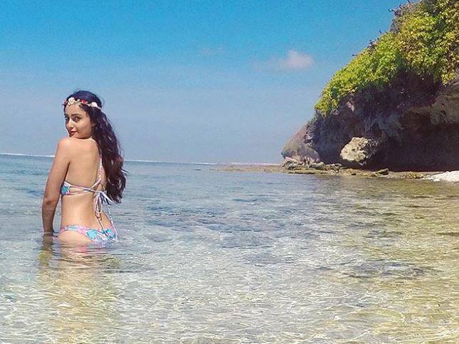 तस्वीरों में आप टीवी एक्ट्रेस त्रिधा चौधरी को देख सकते हैं. स्टार प्लस की ये एक्ट्रेस इस बार सीरियल की वजह से नहीं बल्कि अपनी हॉट तस्वीरों की वजह से चर्चा में हैं.