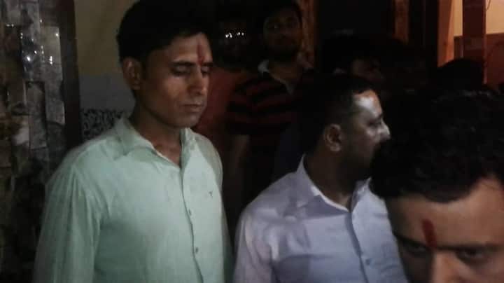  इसके साथ ही बजरंग दल के लोगों ने उस युवक को हिन्दू समाज के बारे में विस्तार से समझाया जिसपर दलित युवक को अपनी गलती का एहसास हुआ और उसने ग़लती मानते हुए जय श्रीराम और हरहर महादेव के नारों के साथ अपने धर्म रीति रिवाज के अनुसार हिन्दू धर्म में रहने की बात कही.