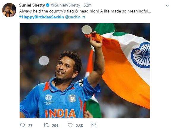 बॉलीवुड स्टार सुनील शेट्टी को भी सचिन तेंदुलकर का जन्मदिन याद रहा. उन्होंने भी सचिन को जन्मदिन की बधाई दी. सुनील शेट्टी ने ट्विटर पर सचिन के बारे में लिखा, देश का झंडा उंचा रखने वालें इंसान'