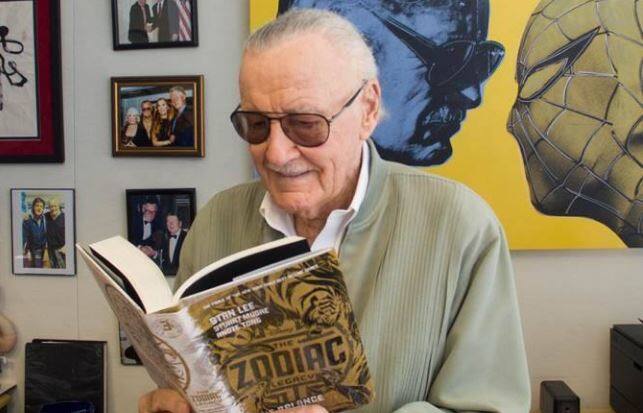Massage therapist accuses Stan Lee of Marvel Comics of inappropriate sexual behavior मसाज थेरेपिस्ट ने मार्वल कॉमिक्स के पूर्व प्रमुख स्टेन ली पर लगाया यौन दुर्व्यवहार का आरोप
