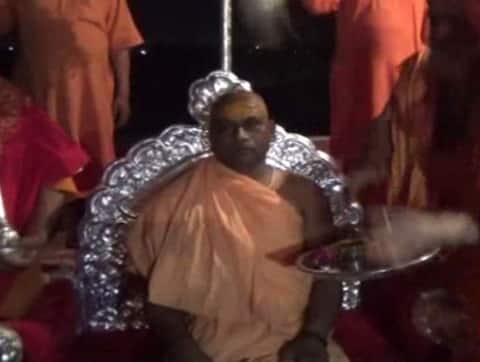 दलित सन्यासी को जूना अखाड़ा ने बनाया महामंडलेश्वर दलित सन्यासी को जूना अखाड़ा ने बनाया महामंडलेश्वर