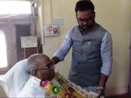 FIR against banda bjp mla brajesh prajapati and nine others खनिज अधिकारी से मारपीट के मामले में बीजेपी विधायक सहित 9 पर मुकदमा