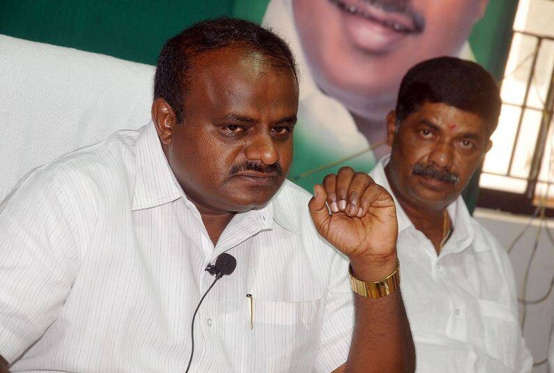 कर्नाटक चुनाव: सिद्धारमैया, येदियुरप्पा और एचडी कुमारस्वामी में कौन हैं सबसे अधिक अमीर?