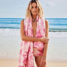 मैग्जीन के कवर पेज पर आने के लिए ये हसीना हो गई टॉपलेस